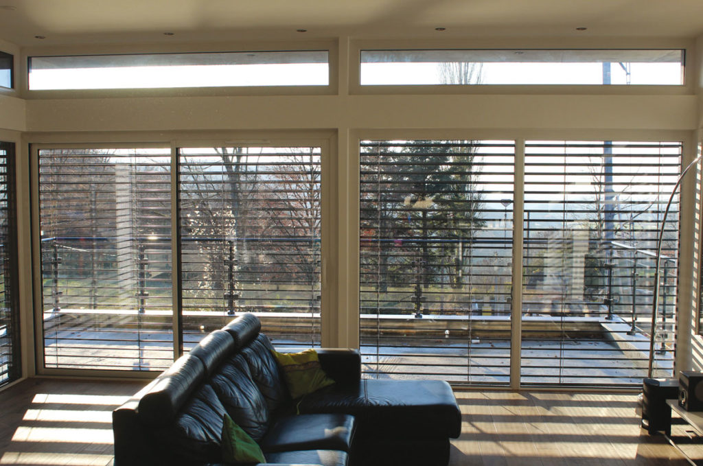 Bois ou aluminium ? quel matériau pour les brise-soleil orientables ? brise soleil orientable anthy sur leman 74 1 1024x679 - Bois ou aluminium ? quel matériau pour les brise-soleil orientables ?